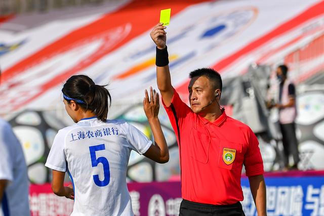 什琴斯尼迎来西甲首秀 年龄34岁283天创纪录