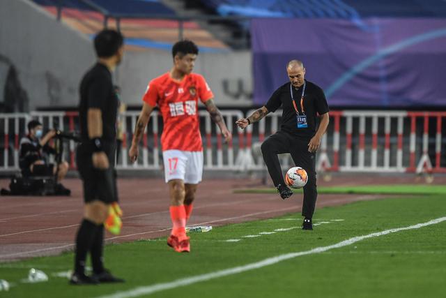 约基奇37+9+8掘金力克活塞 76人险胜爵士3连胜